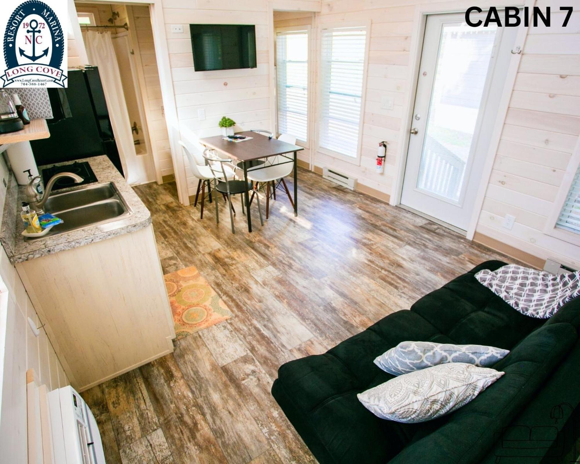 Long Cove Resort And Marina Charlotte Room photo