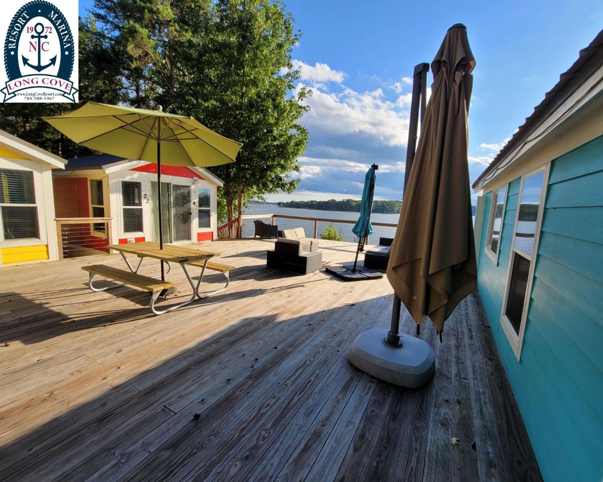 Long Cove Resort And Marina Charlotte Room photo
